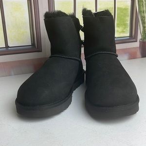 UGG® Mini Bailey Bow Il Twinface Upper Bow Back Detail Booties